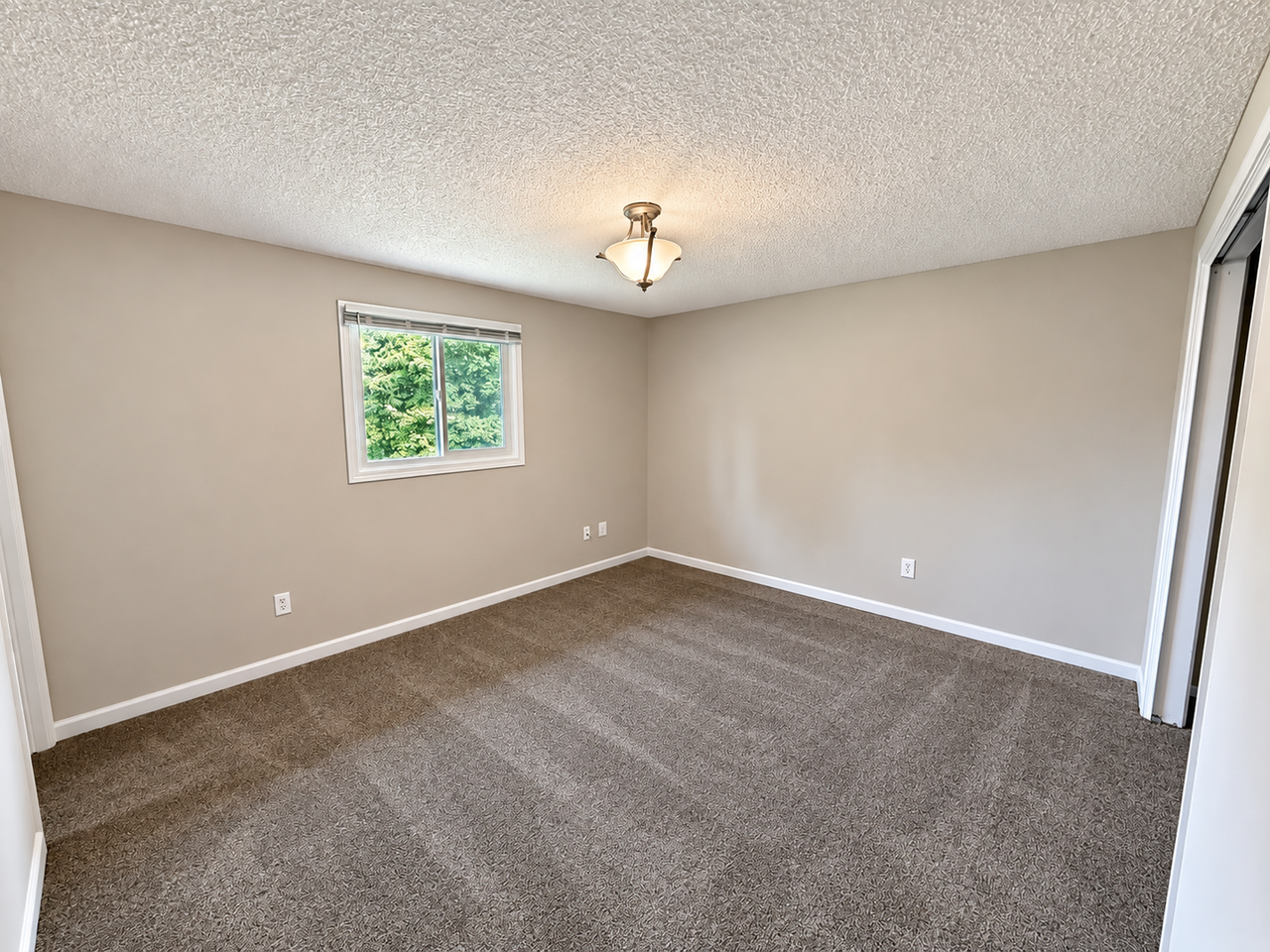 11910 N Howard Ct - Photo 7 of 17