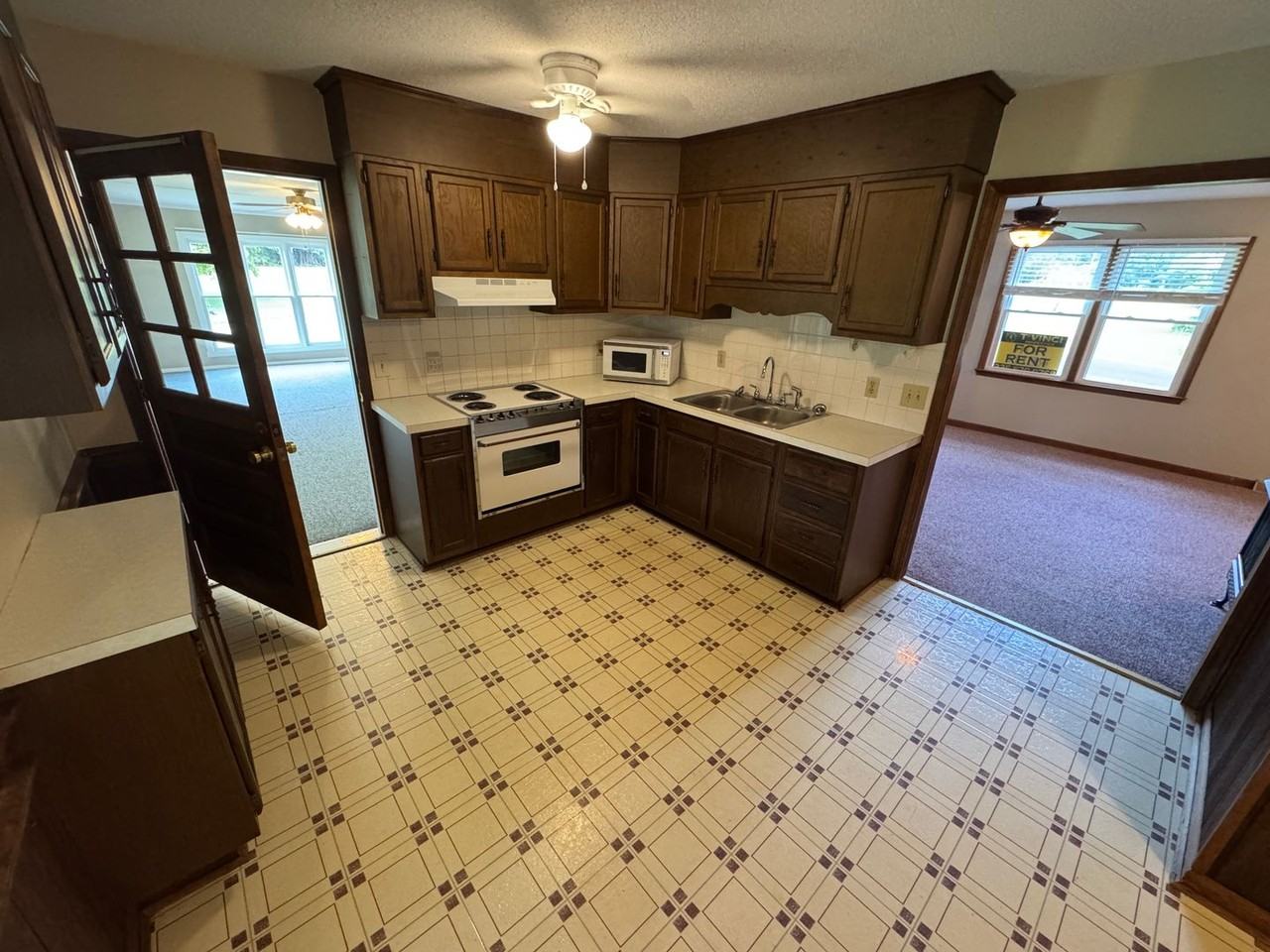 704 Bailey Rd - Photo 3 of 23