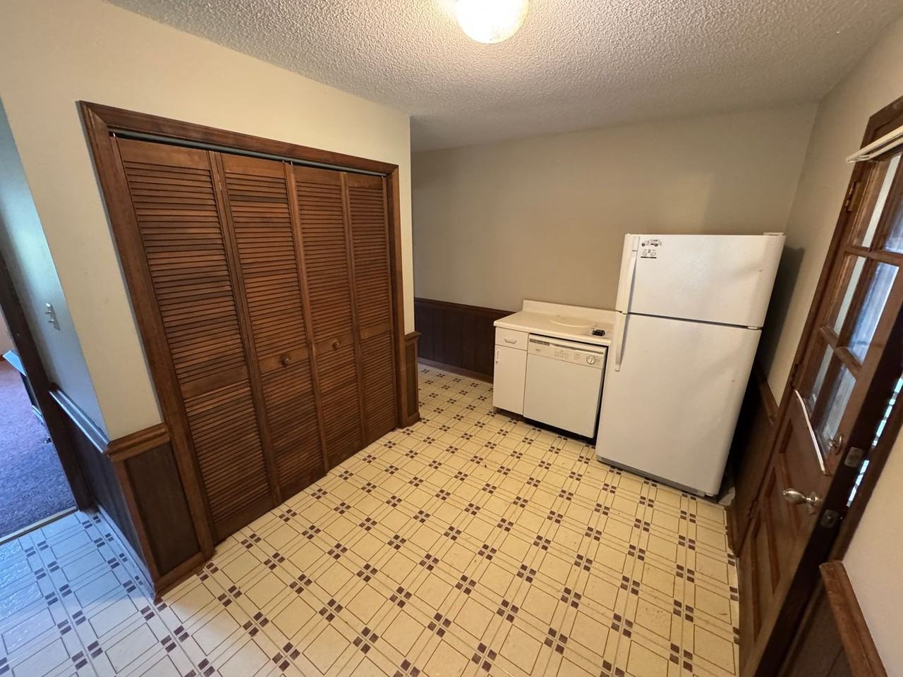 704 Bailey Rd - Photo 5 of 23
