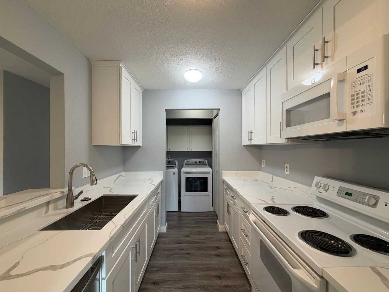 725 9th Ave S #202 - Photo 7 of 17