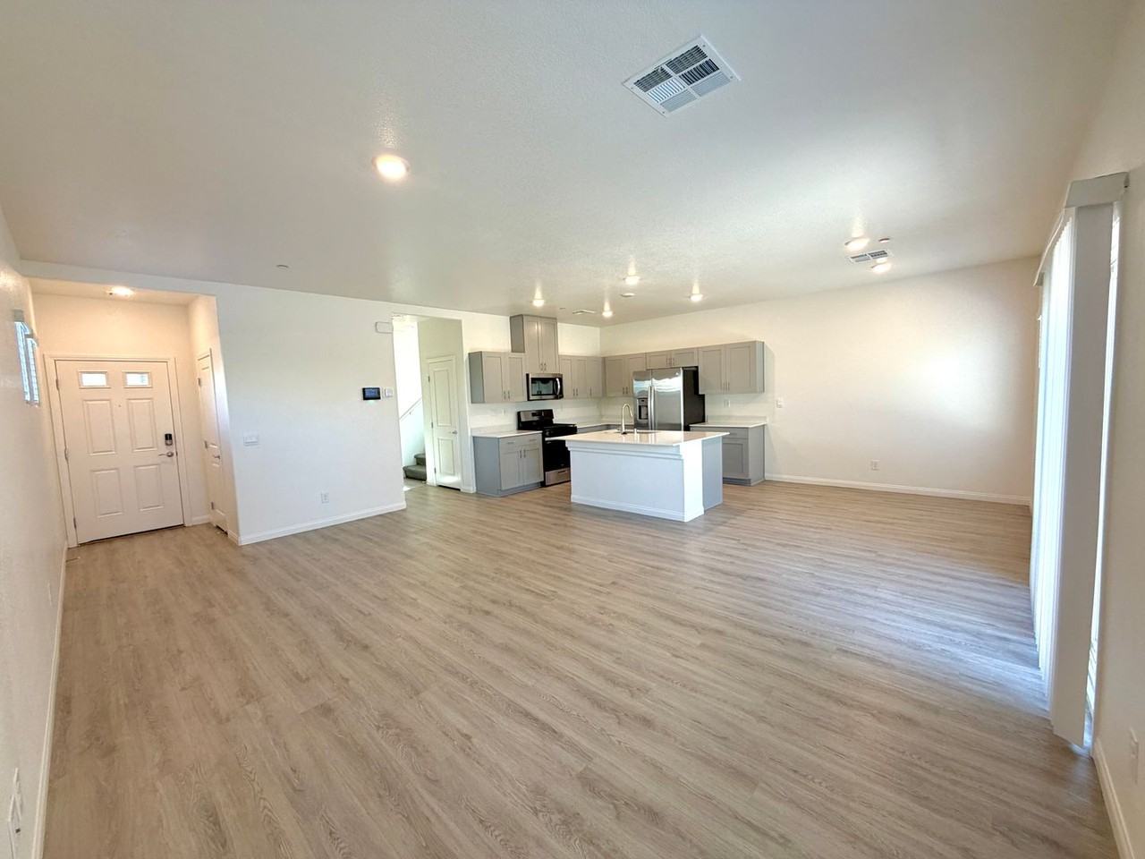 10051 Indigo Cliffs St - Photo 5 of 36