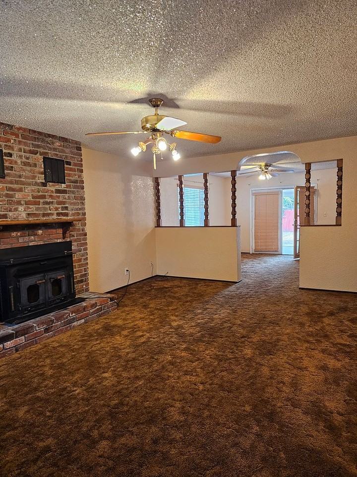 150 8th St - Photo 3 of 30
