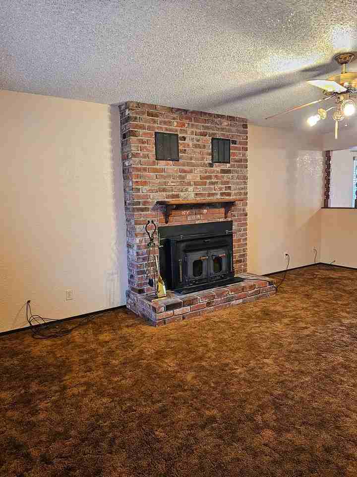 150 8th St - Photo 4 of 30