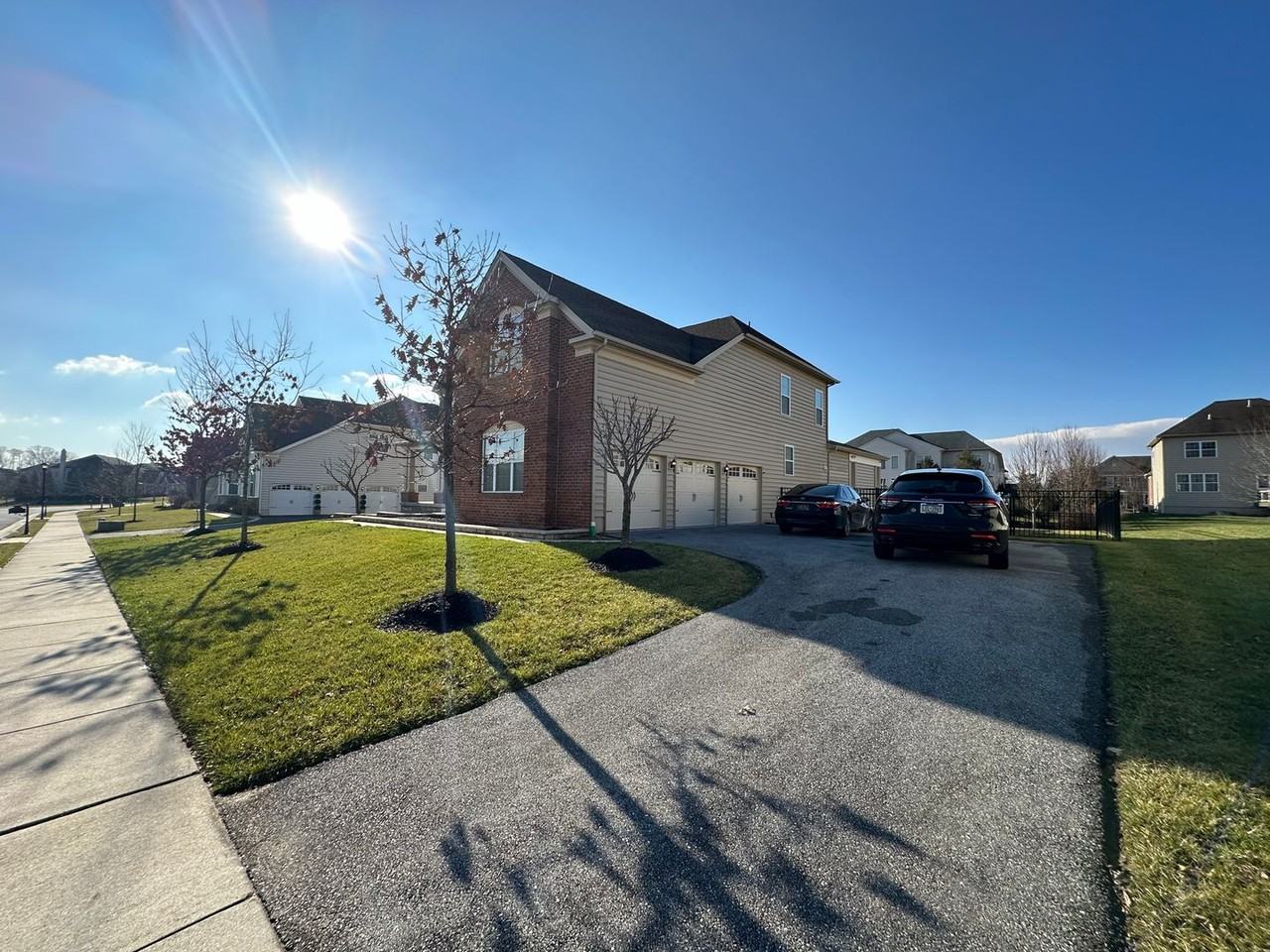 124 Odyssey Dr - Photo 2 of 30