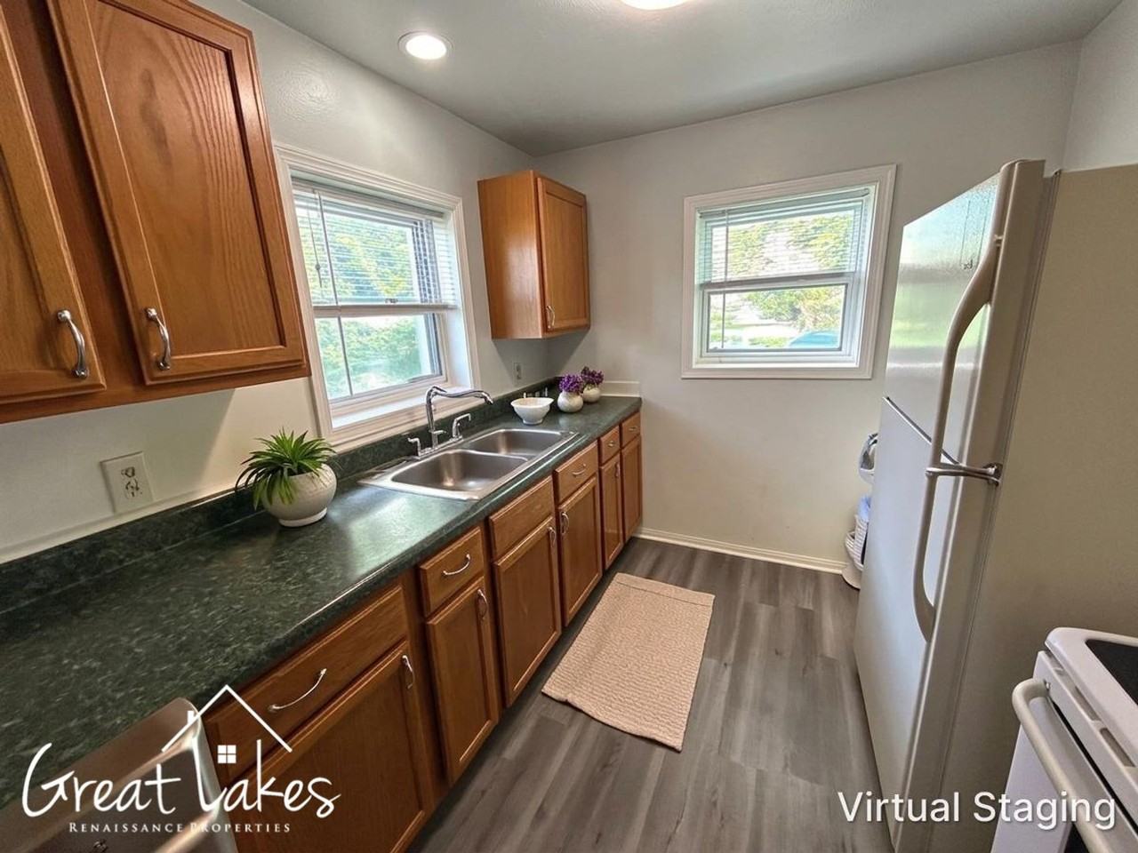 23135 Shakespeare Ave - Photo 4 of 12