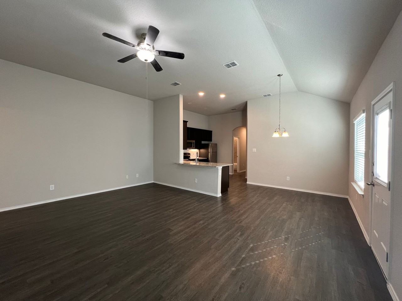 3403 Lindsay Ln - Photo 5 of 24