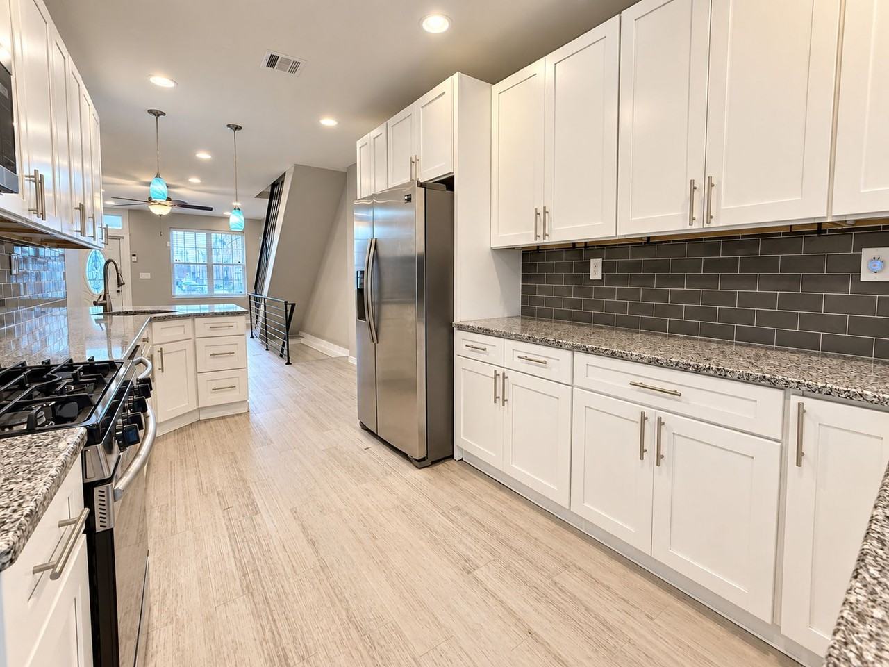 1637 S 23rd St - Photo 6 of 32