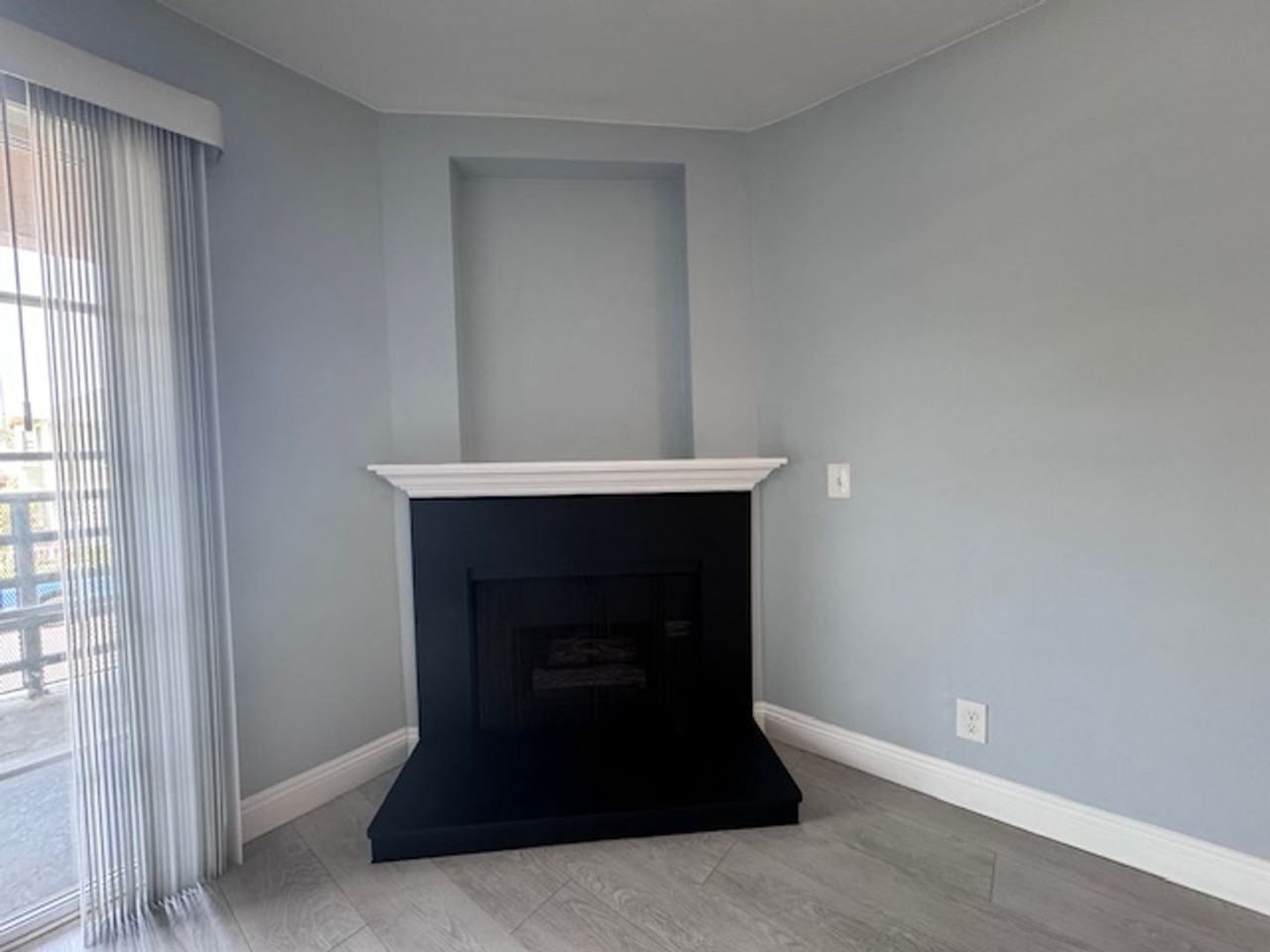 535 W 4th St - Photo 5 of 14