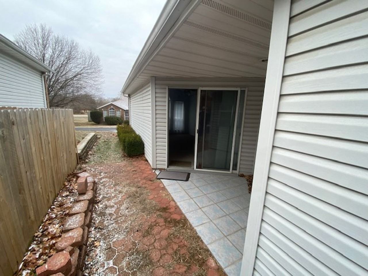 343 S Northpark Ln - Photo 2 of 14