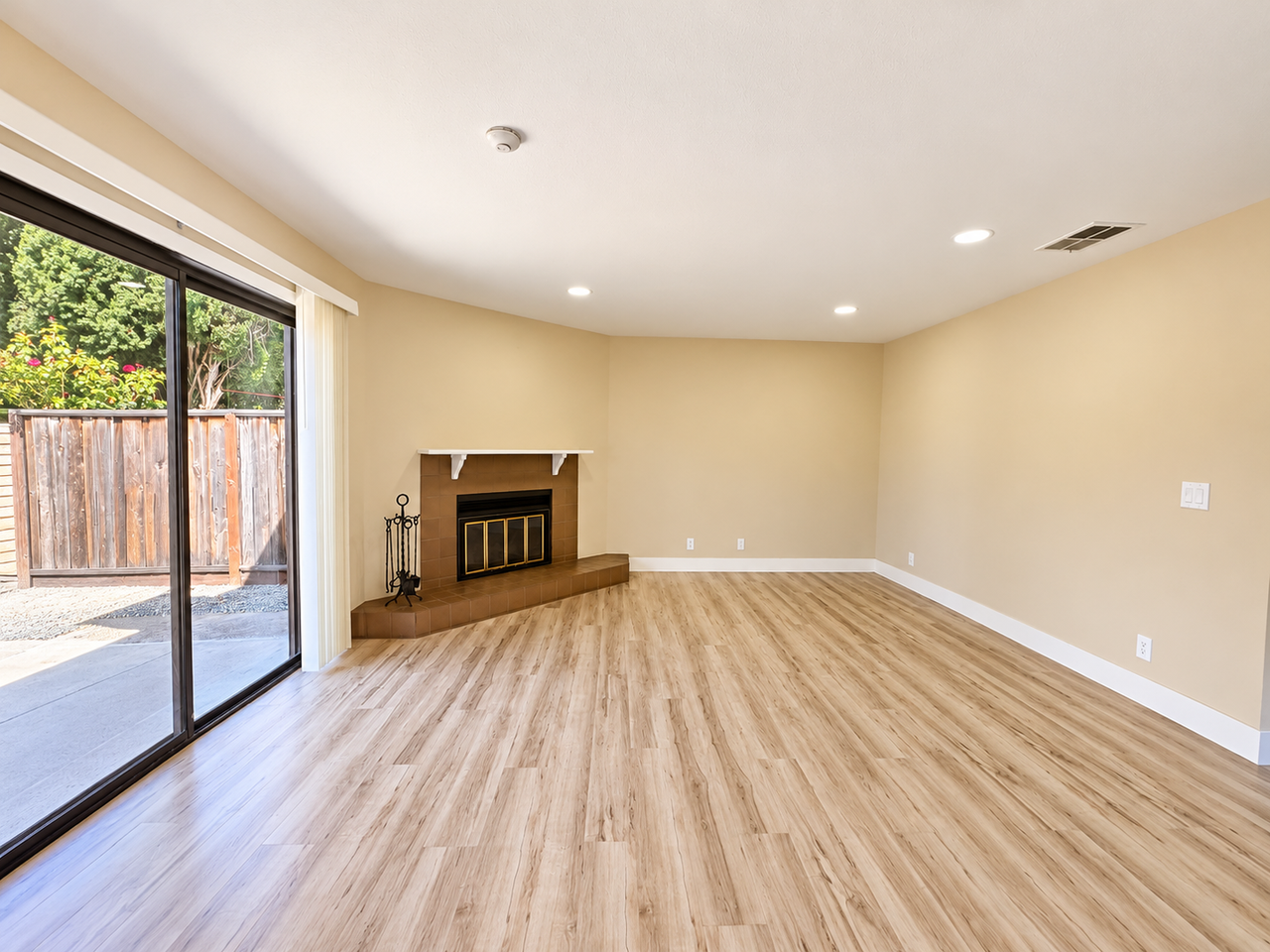 2619 Village Ct - Photo 5 of 14