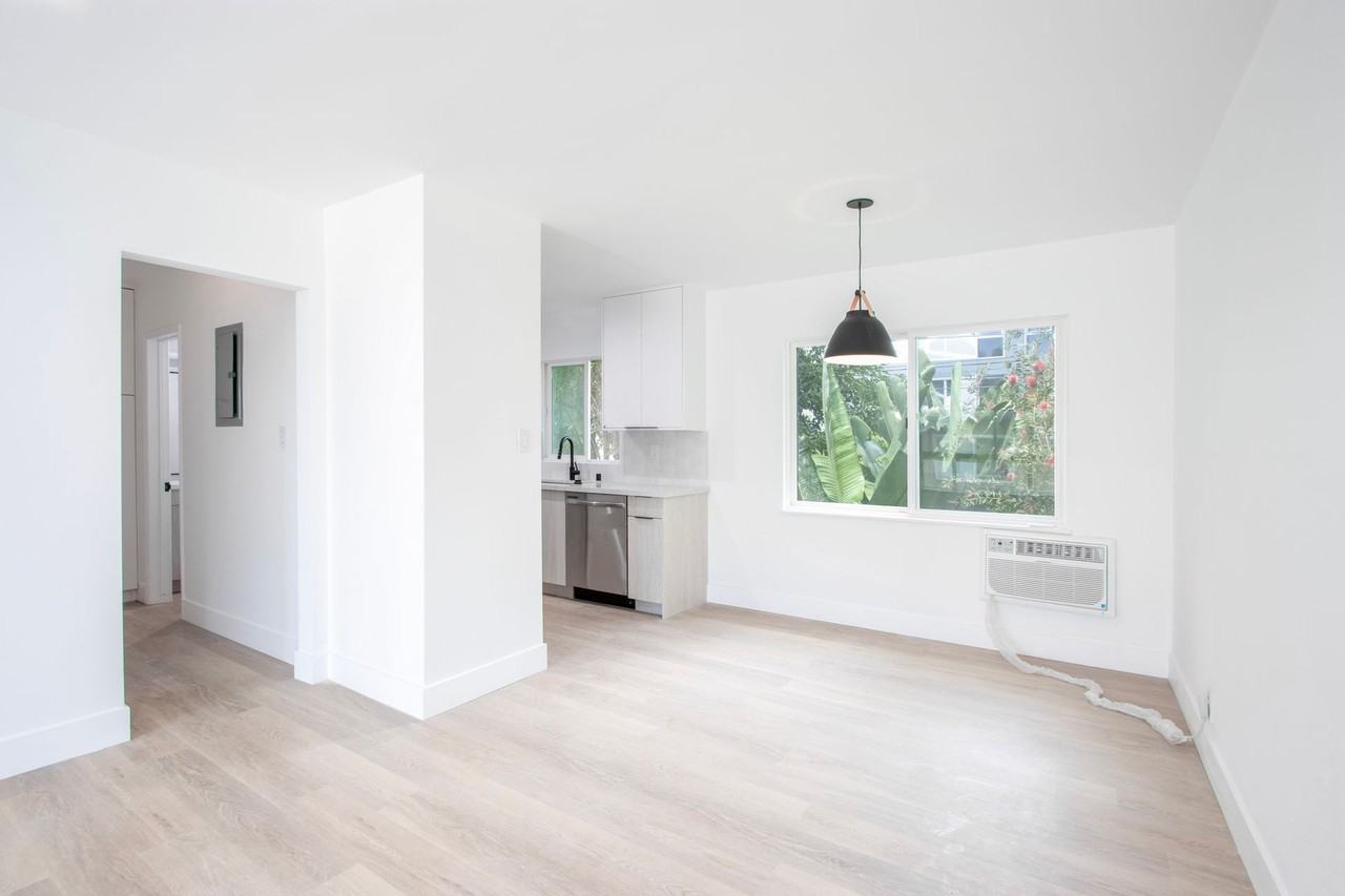 1046 N. Sierra Bonita Ave - Photo 4 of 9