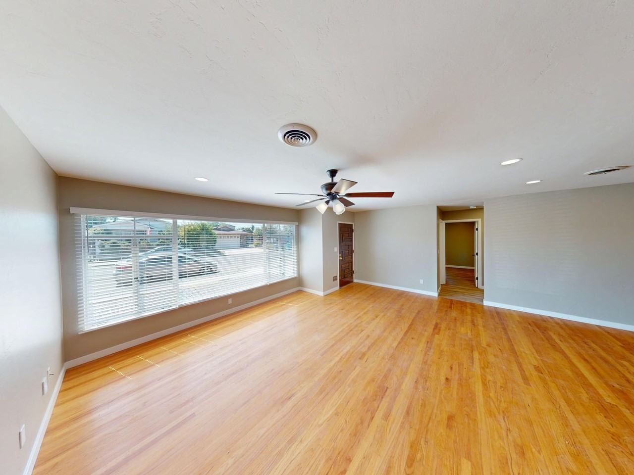5157 Catoctin Dr - Photo 2 of 20