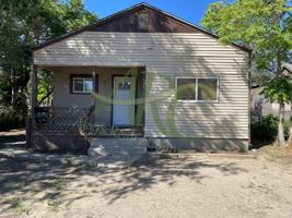 featured image of 1115 E 6th St