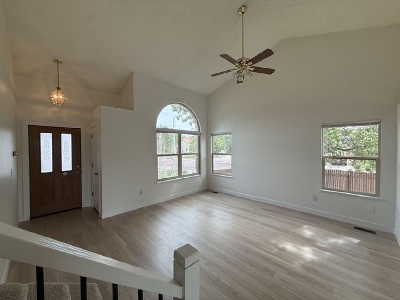1285 Grass Valley Dr - Photo 4 of 31