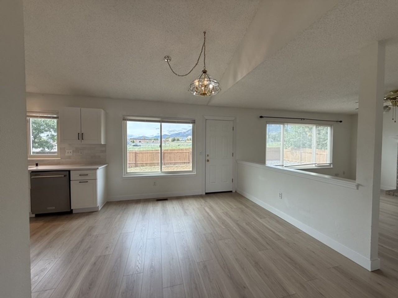1285 Grass Valley Dr - Photo 5 of 31