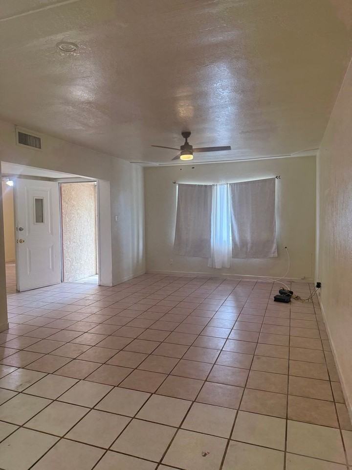 426 Southwind Dr - Photo 5 of 12