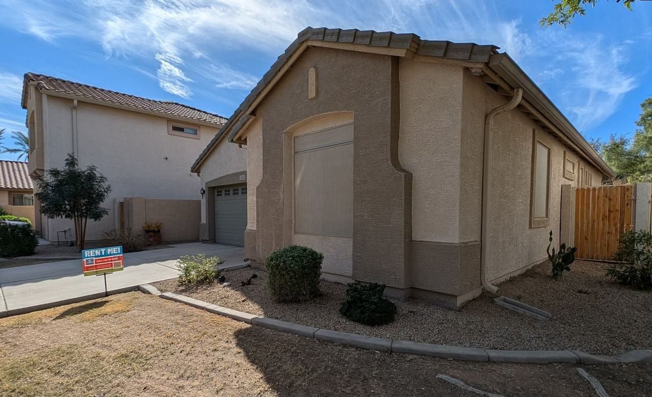 1311 E Marlin Dr - Photo 3 of 45