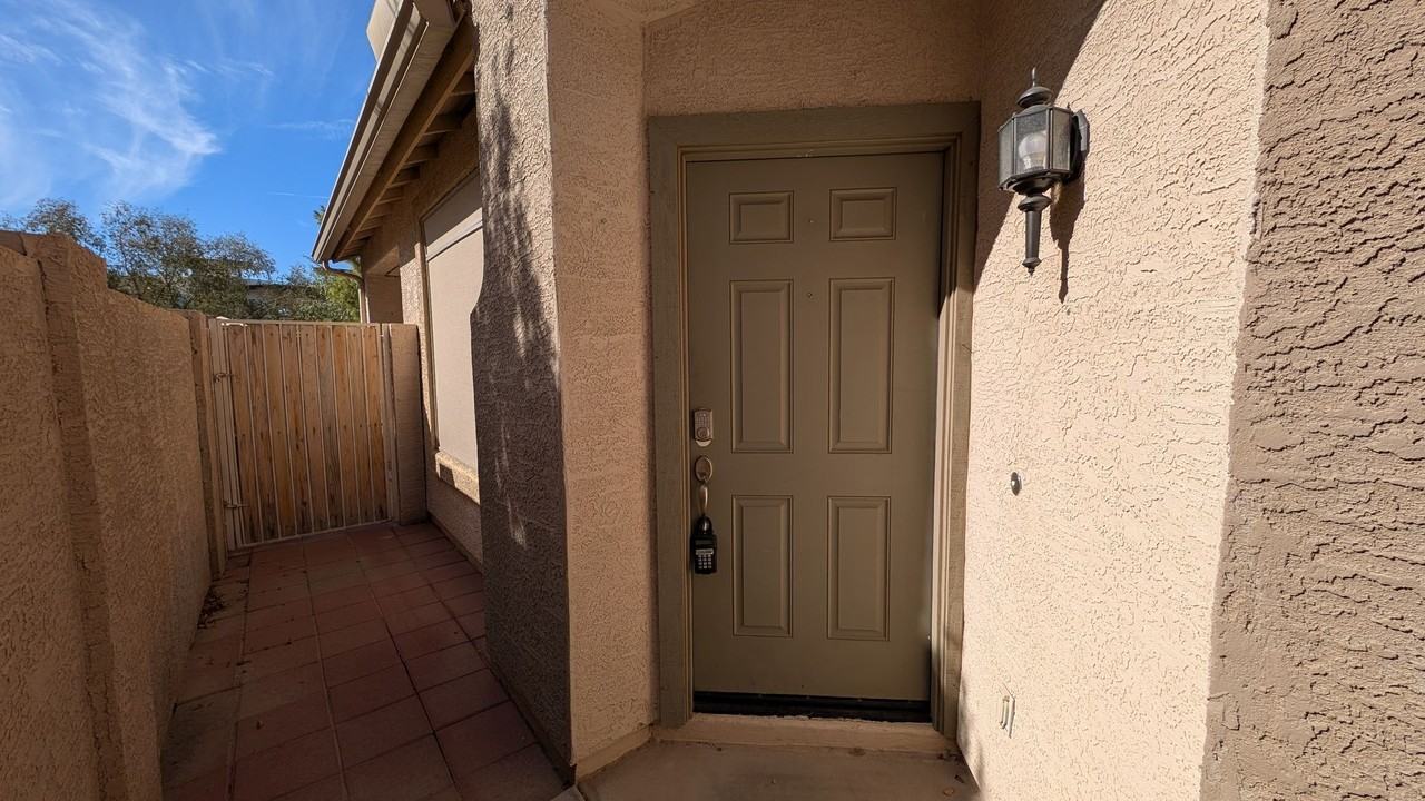 1311 E Marlin Dr - Photo 4 of 45