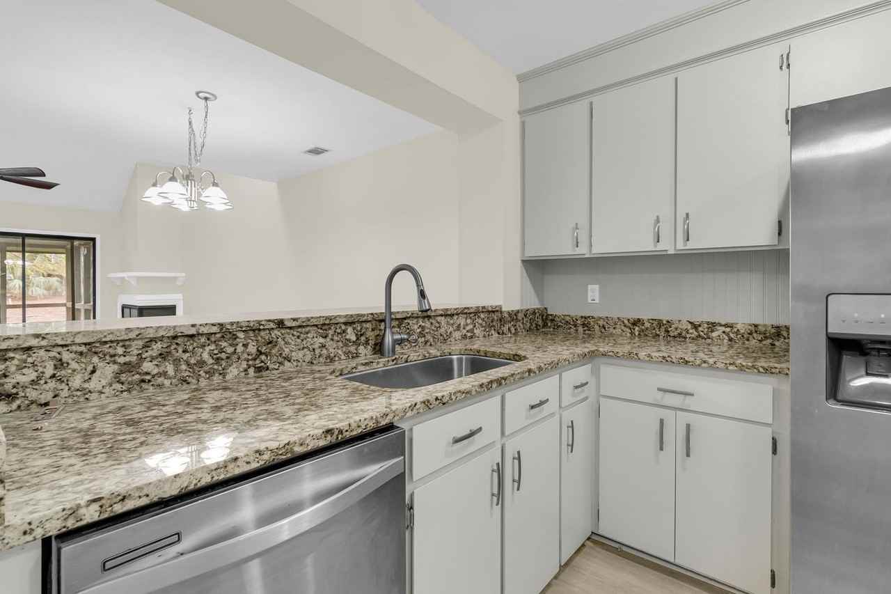 1105 Hidden Cove Dr #70 - Photo 7 of 50