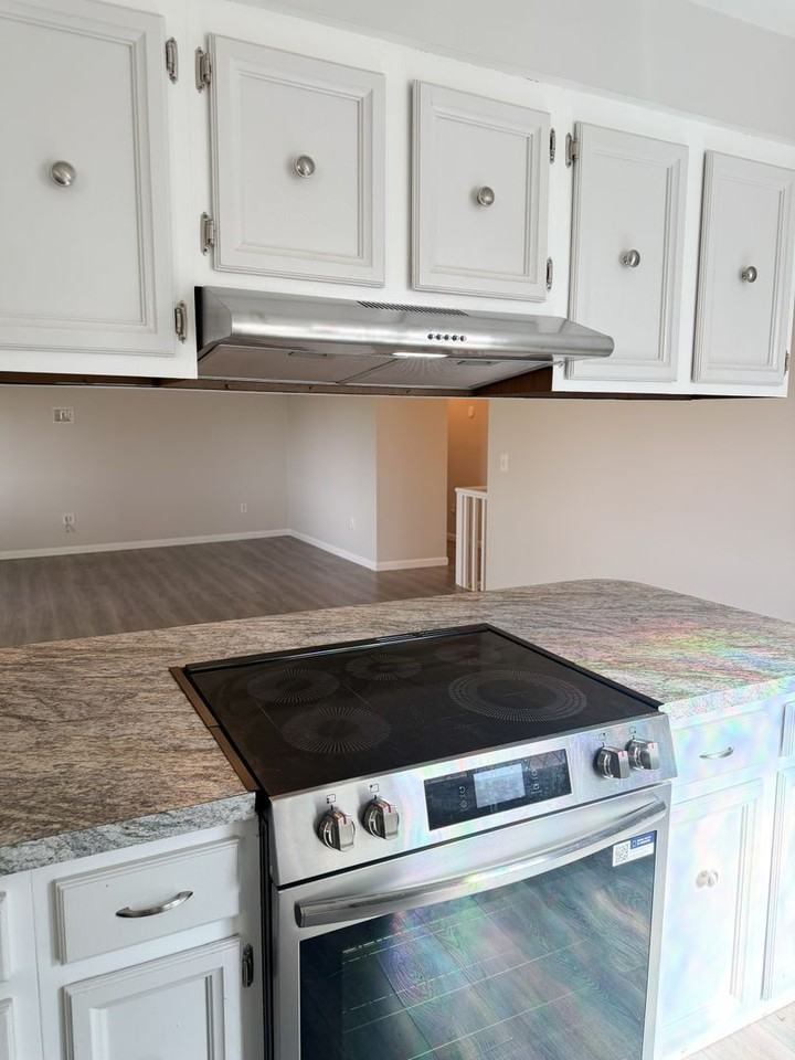 1946 N Eldorado Ave - Photo 6 of 32