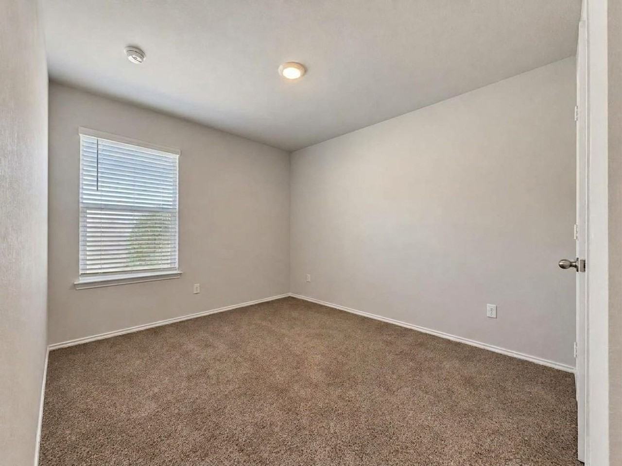 1073 Ottoman Loop - Photo 6 of 9