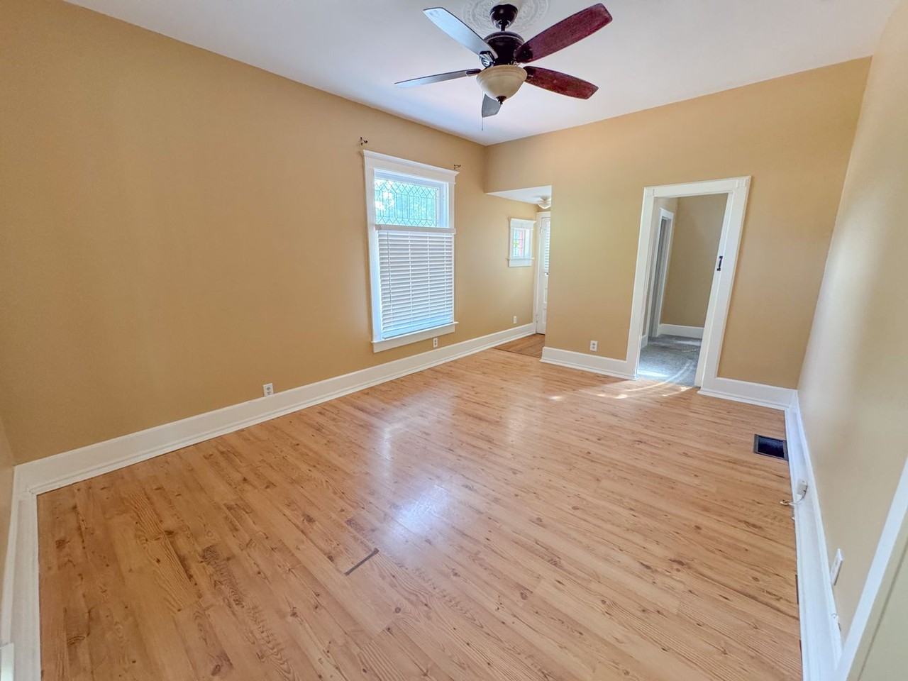 935 W Pikes Peak Ave - Photo 2 of 23