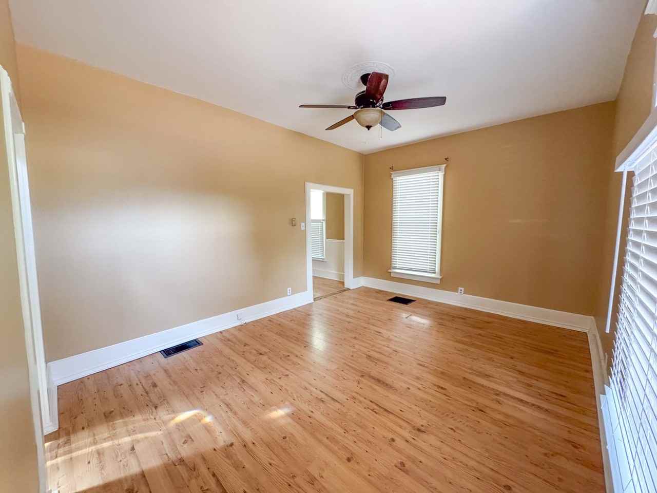 935 W Pikes Peak Ave - Photo 3 of 23