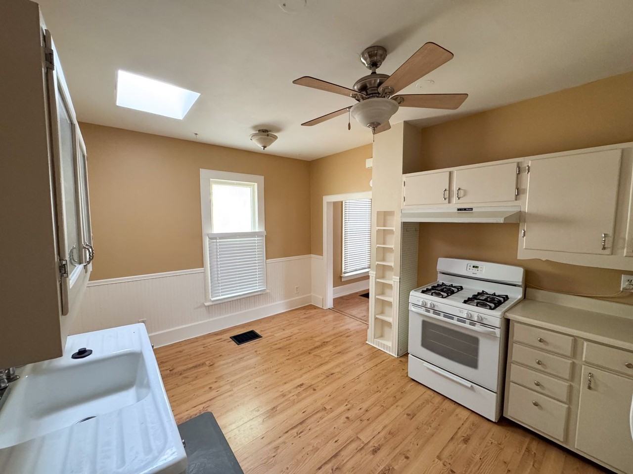 935 W Pikes Peak Ave - Photo 5 of 23