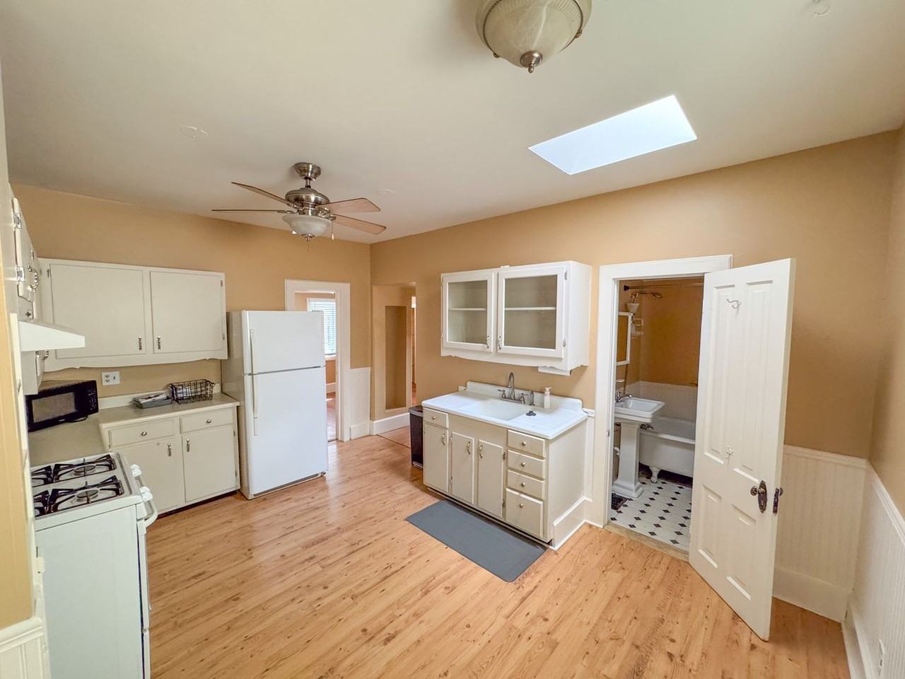 935 W Pikes Peak Ave - Photo 6 of 23