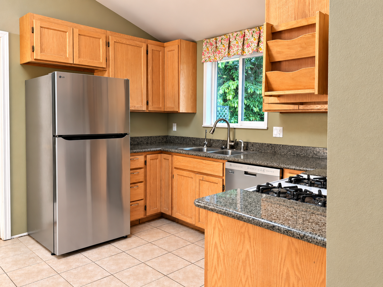 17014 Ne 105th St - Photo 2 of 32