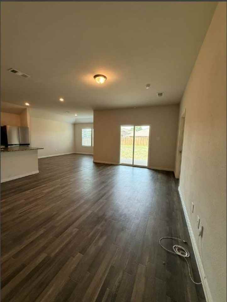 3637 Silver Maple Ln - Photo 5 of 22