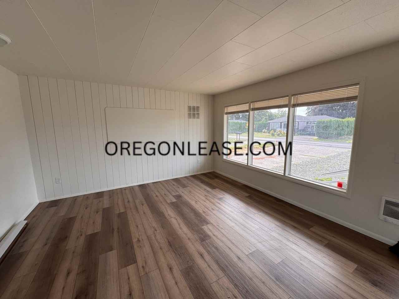 4076 North St - Photo 4 of 15