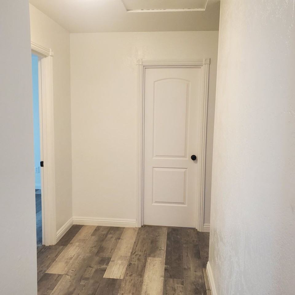 839 Jennifer St - Photo 7 of 11