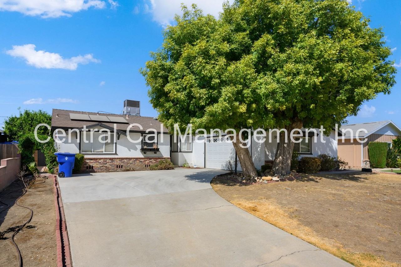 3100 Baylor St - Photo 2 of 22