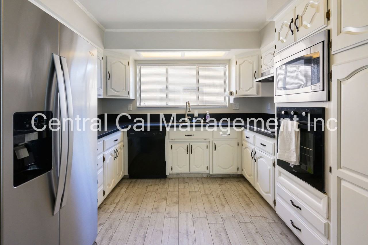 3100 Baylor St - Photo 7 of 22