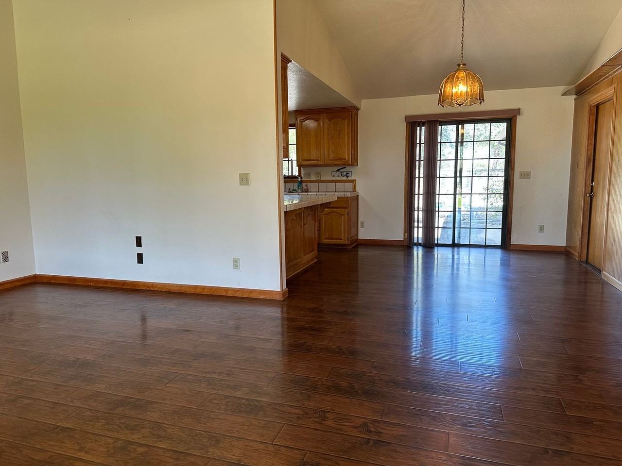 17358 Lassen Ave - Photo 5 of 23