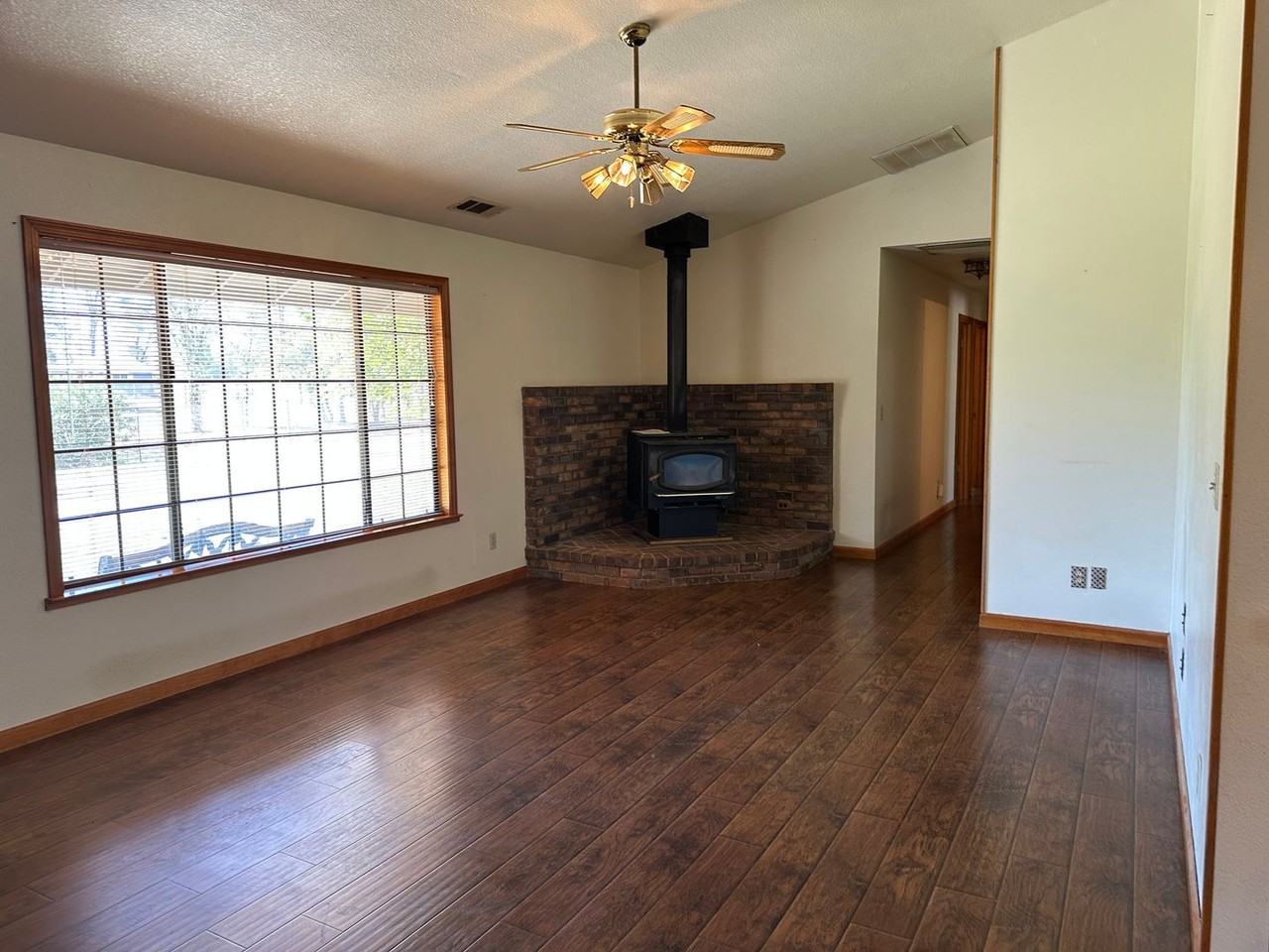 17358 Lassen Ave - Photo 6 of 23