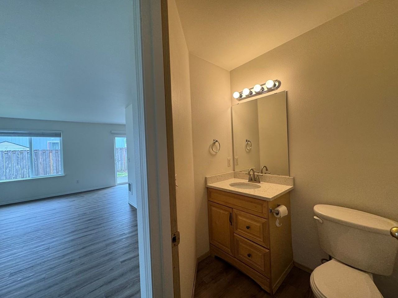 610 11th Ave - Photo 4 of 25