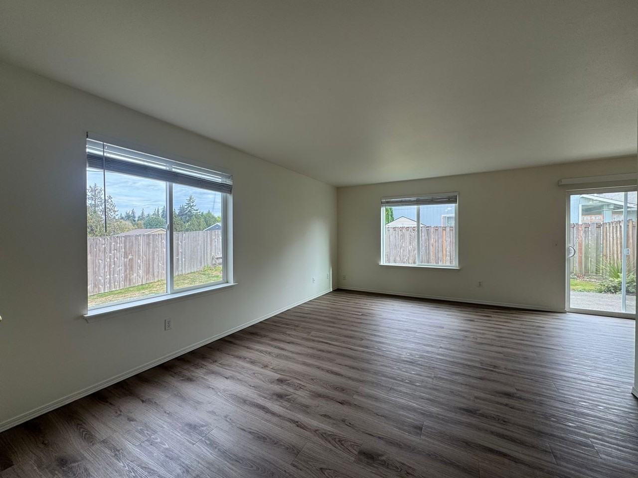 610 11th Ave - Photo 5 of 25