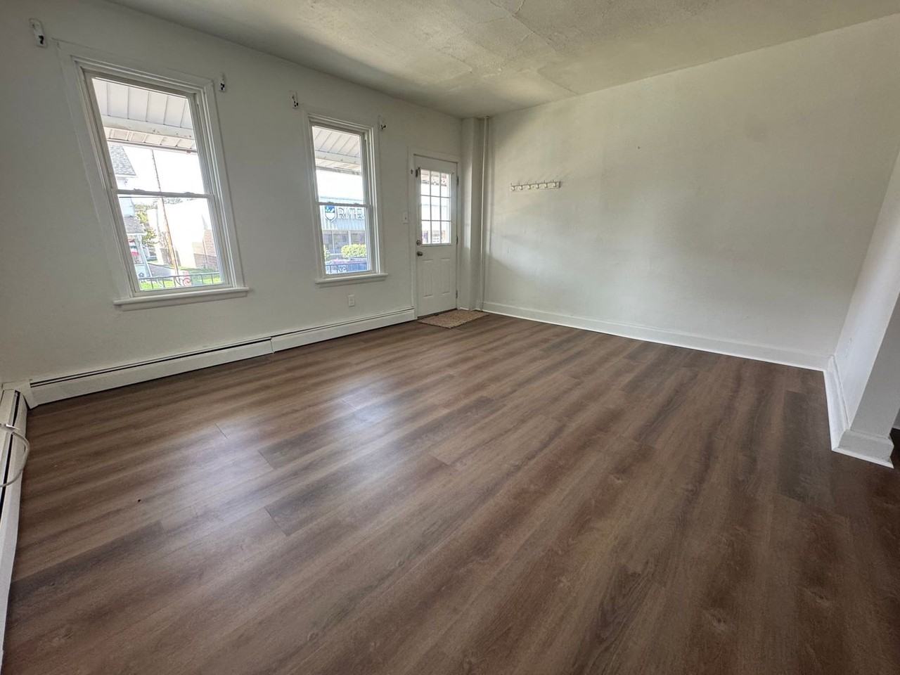 1619 Main St - Photo 3 of 29