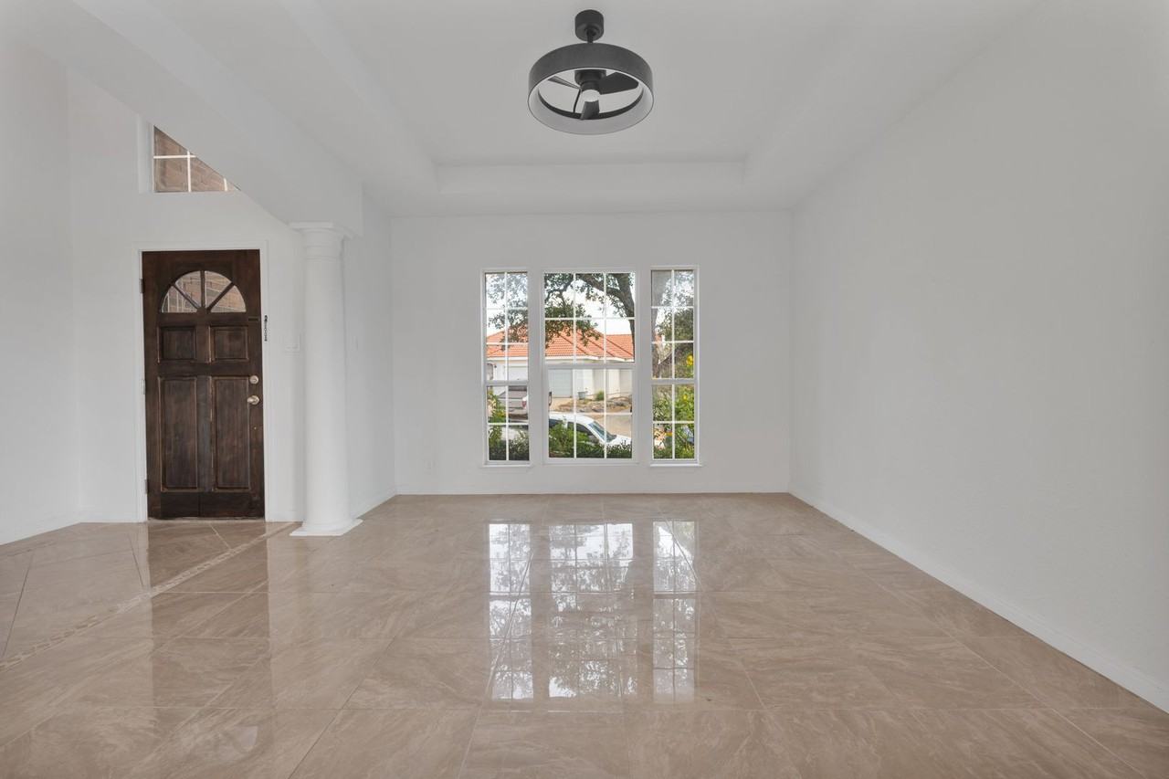 11418 Lago Vis - Photo 3 of 25