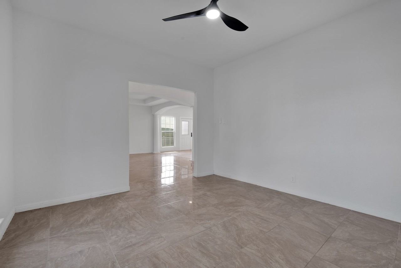 11418 Lago Vis - Photo 6 of 25