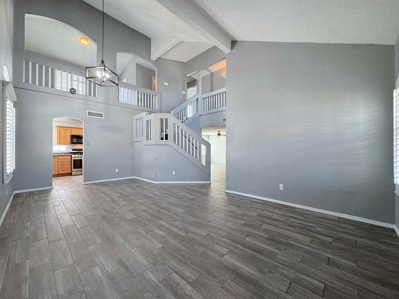 414 Montreal Cir - Photo 4 of 28