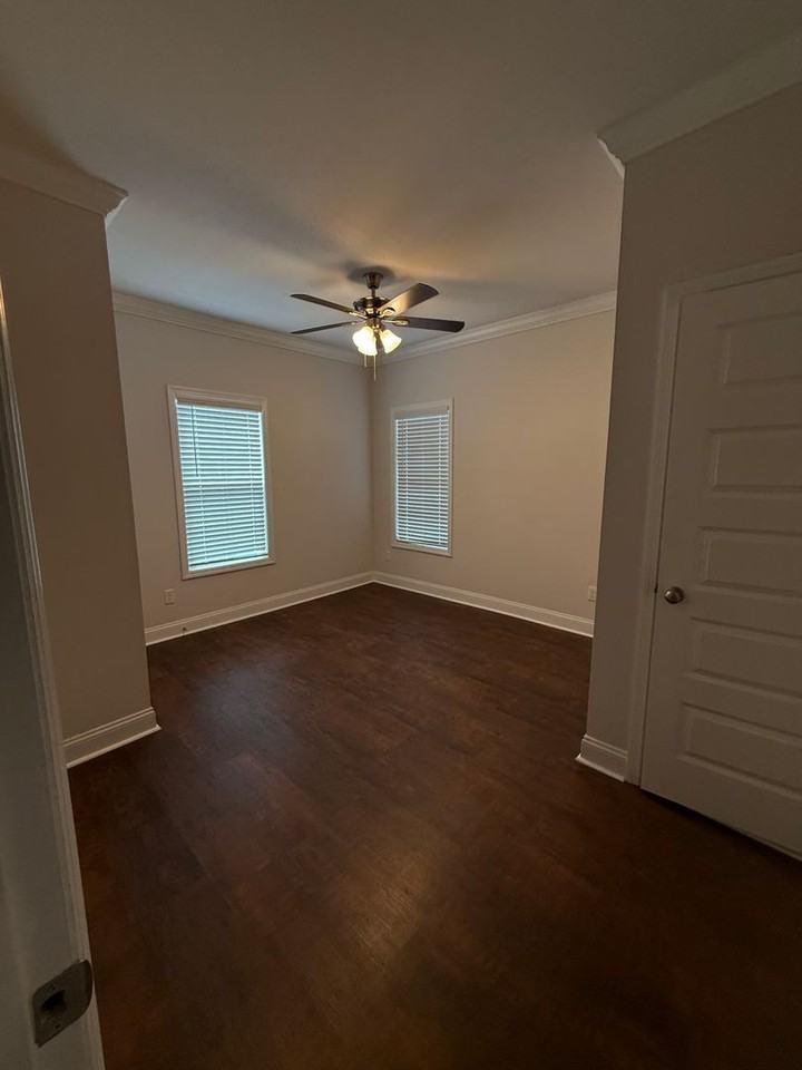 201 Smith Ave - Photo 6 of 17