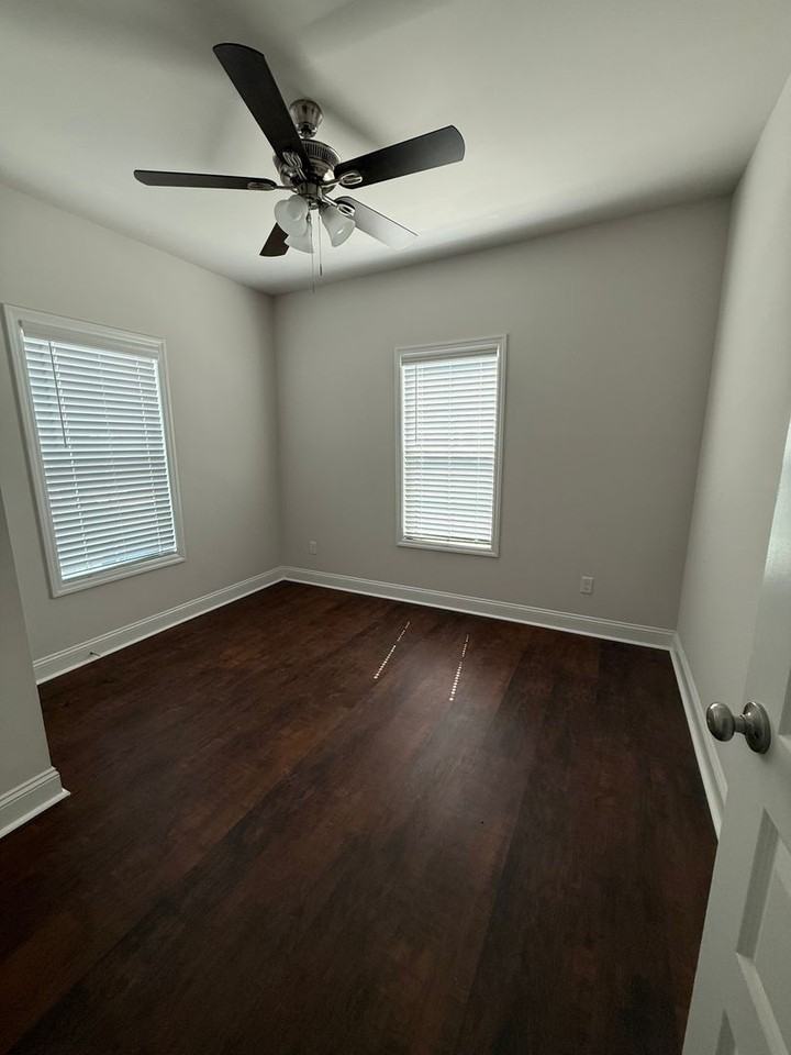 201 Smith Ave - Photo 7 of 17