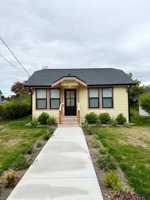 featured image of 817 Central St