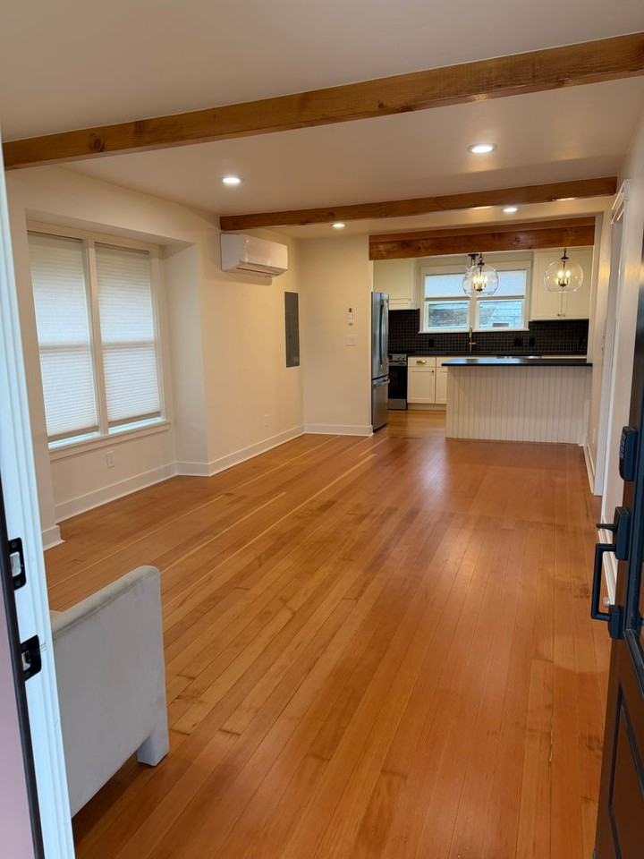 817 Central St - Photo 4 of 18