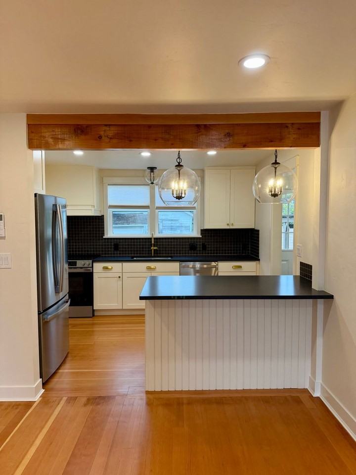 817 Central St - Photo 5 of 18