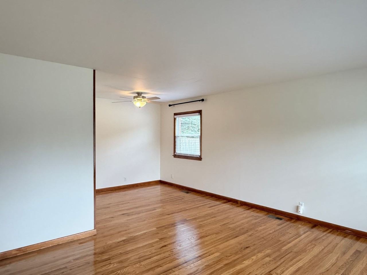 1502 Edgewood Dr - Photo 2 of 21