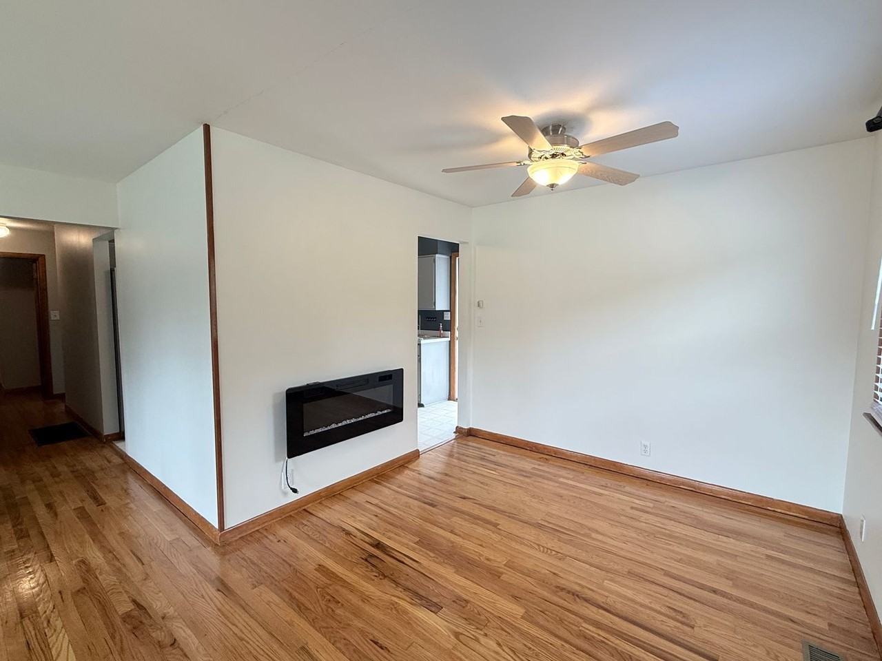 1502 Edgewood Dr - Photo 3 of 21